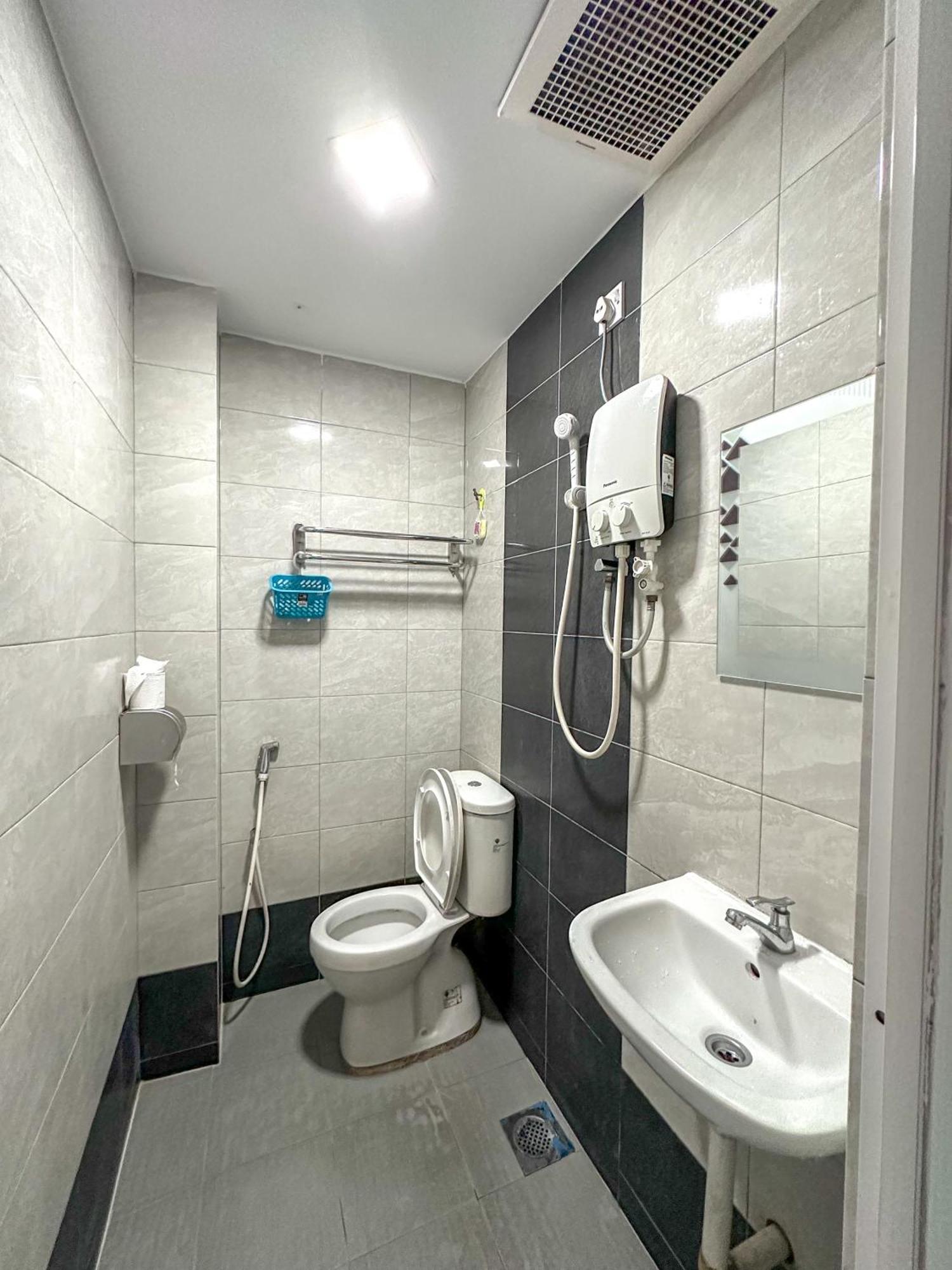 G Star Hotel Pantai Remis Buitenkant foto