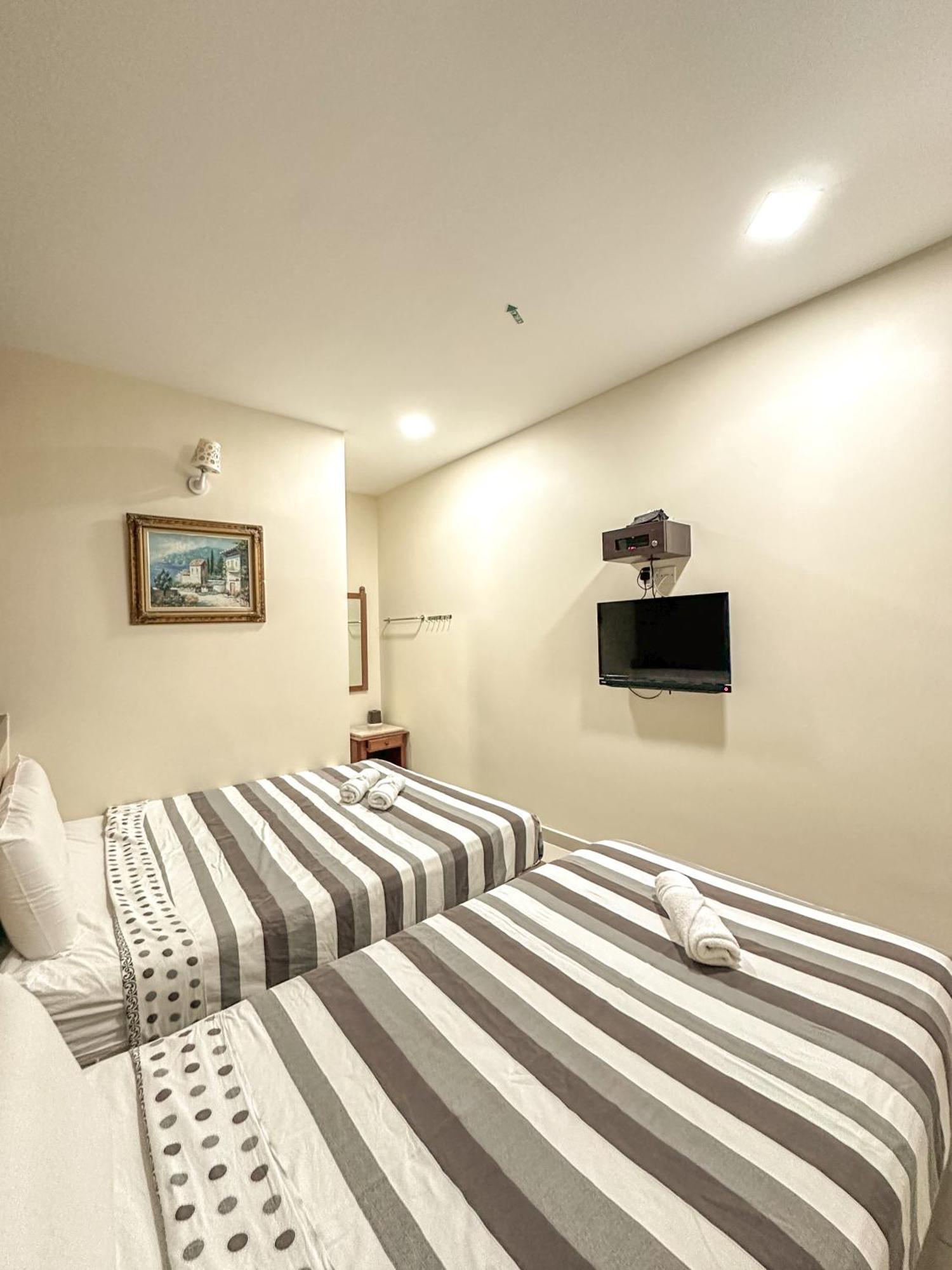 G Star Hotel Pantai Remis Buitenkant foto