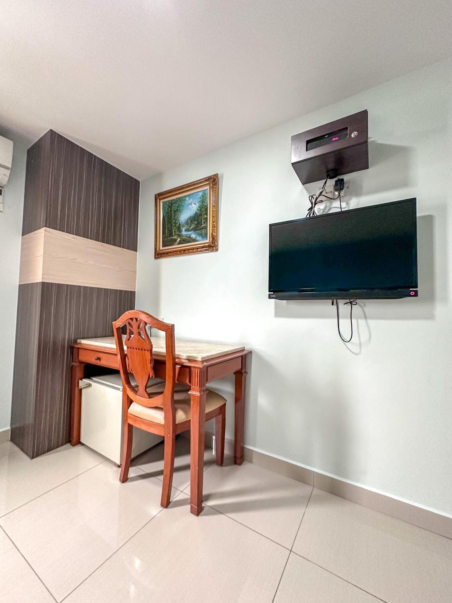 G Star Hotel Pantai Remis Buitenkant foto