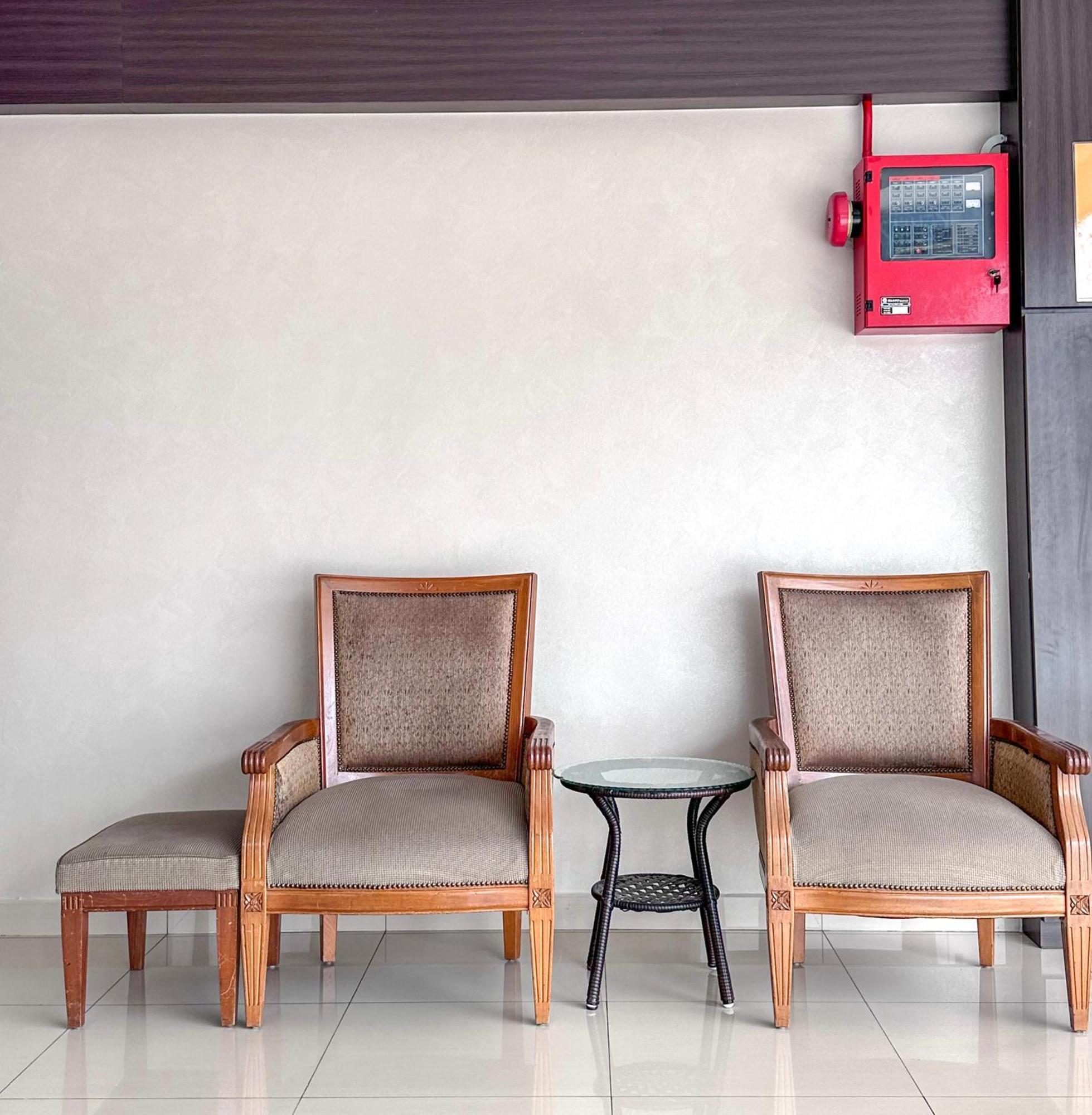 G Star Hotel Pantai Remis Buitenkant foto